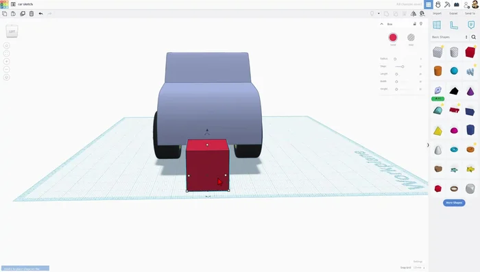 Verwenden des Schnittmusters zum Zuschneiden des Autodachs.