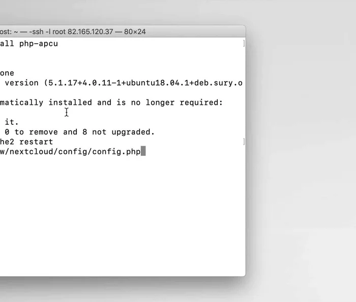 Öffnen Sie die `config.php` von Nextcloud und fügen Sie `'opcache.enable'=true;` in der gleichen Zeile innerhalb der Klammern hinzu.