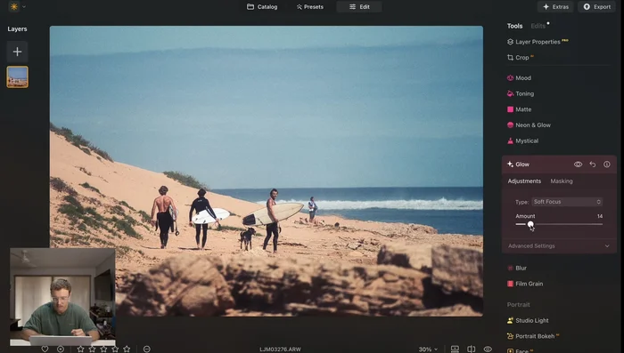 Verwenden Sie die "Leuchten"-Funktion, um subtile Highlights hinzuzufügen und einen leichten "Halation-Effekt" zu erzeugen. Experimentieren Sie mit verschiedenen Leuchten-Typen.