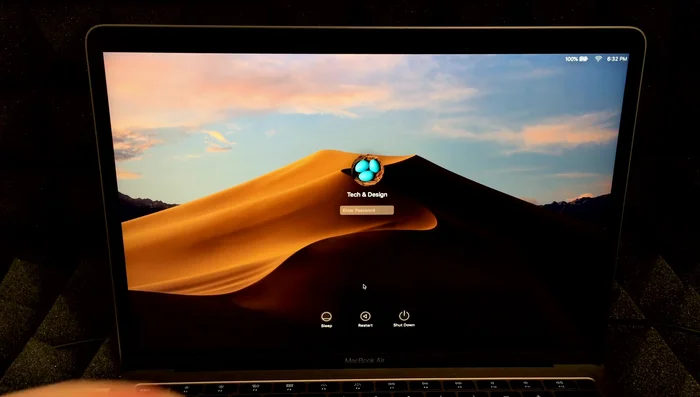 Abschluss: Nach der Übertragung startet der neue Mac neu und zeigt an, dass die Datenmigration abgeschlossen ist. Geben Sie Ihr Passwort ein, um den Mac zu verwenden. Alle Ihre Daten sollten nun auf dem neuen Mac verfügbar sein.