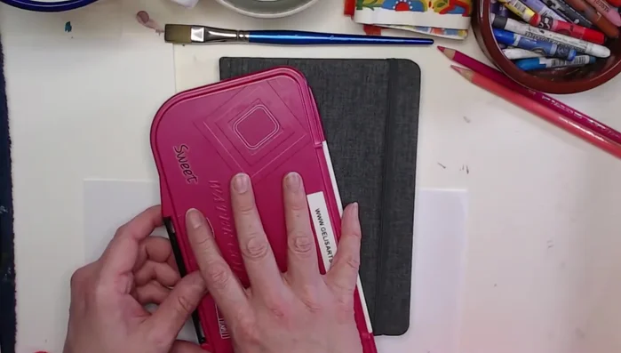 Farbpalette auswählen: Beispielsweise eine Lila-Palette wählen und passende Farben (Pink, Blau etc.) überlegen.