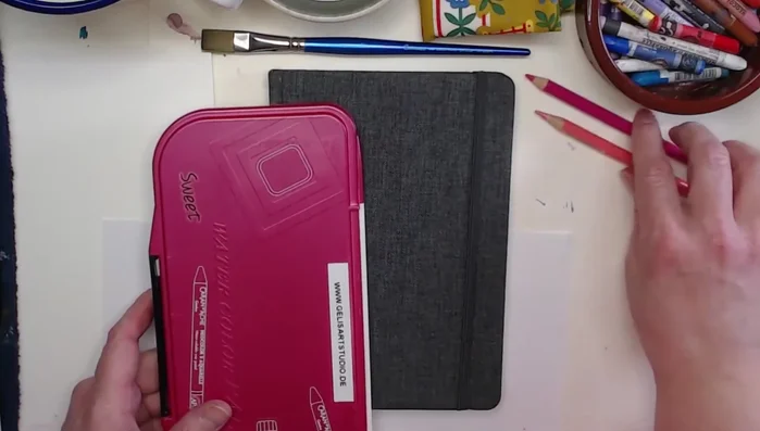 Inspiration finden: Aktuelle Trends, Kleidung, Dekoration, Stoffe etc. analysieren.