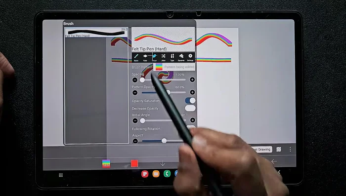 Passen Sie die Deckkraft, Rotation und das Seitenverhältnis des Pinselmusters nach Bedarf an. Deaktivieren Sie die „Kantenglättung“, um scharfe Farbkanten zu erhalten.