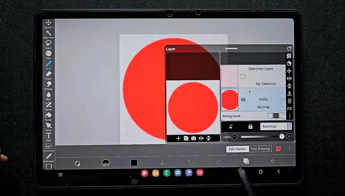 Erstellen Sie eine neue Ebene (Ebene C im Videobeispiel). Löschen Sie die vorhandene Ebene, um mit einem leeren Hintergrund zu beginnen.