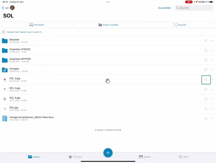 Auf den "Teilen" Button tippen.