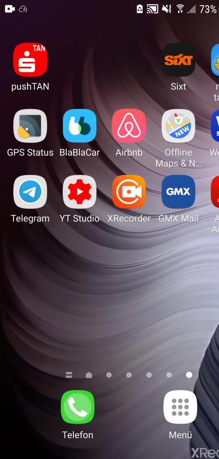 E-Mail App öffnen und die E-Mail mit dem Anhang finden.