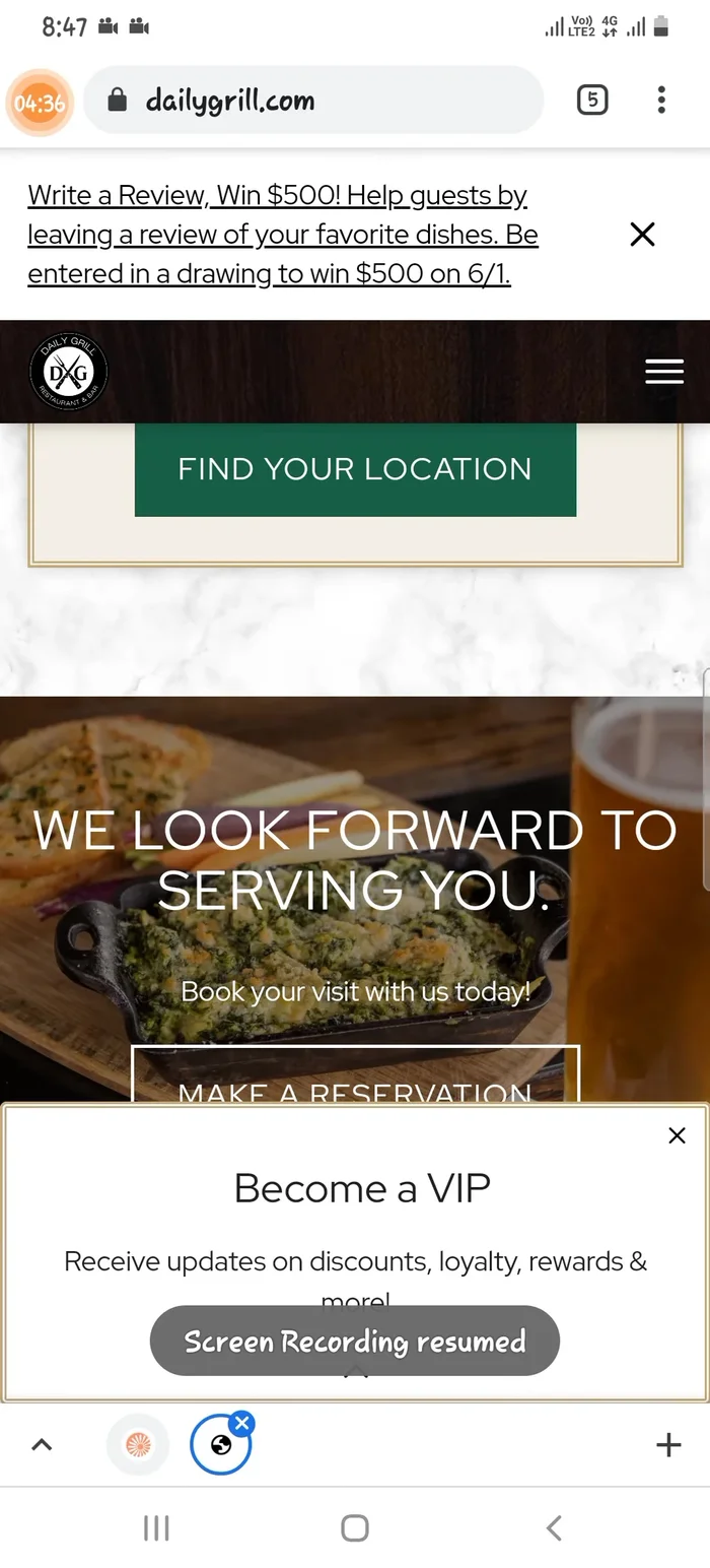 Auf den Link klicken, nach Reservierungsschaltfläche suchen, Text in Kleinbuchstaben umwandeln und senden.