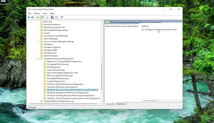 Doppelklicken Sie auf "Szenarioausführungsebene konfigurieren" und setzen Sie den Wert auf "Deaktiviert". Wählen Sie "Anwenden" und "OK".