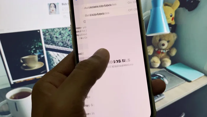 iOS-Version überprüfen und aktualisieren: Stellen Sie sicher, dass Sie die neueste iOS-Version (iOS 18 im Video) verwenden.